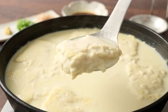 豆腐小僧・久々知兵助と「豆腐のくに」求める旅へ　スタンプラリーで描き下ろしアクスタ入手のチャンス【佐賀】