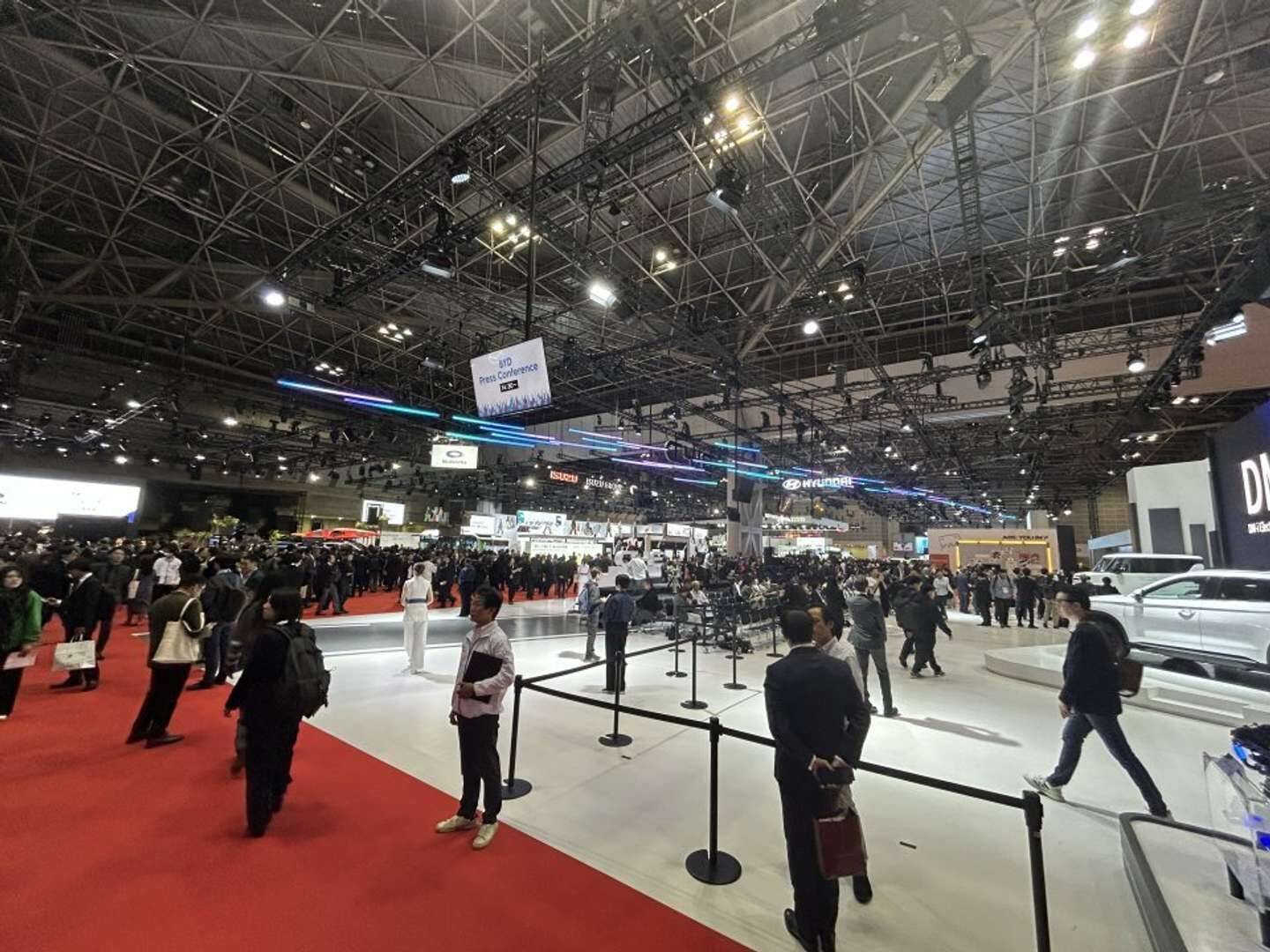 この車、変身するの...！？　東京ビッグサイトで開催中のモビショ―で〝未来〟の到来を察知