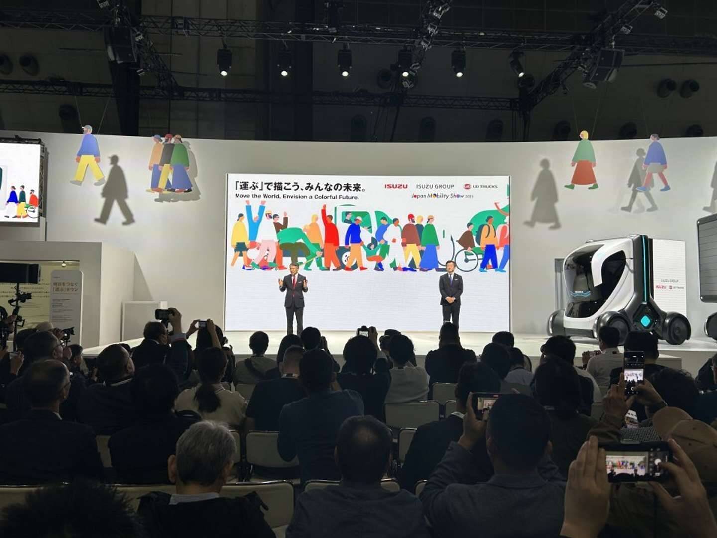 この車、変身するの...！？　東京ビッグサイトで開催中のモビショ―で〝未来〟の到来を察知