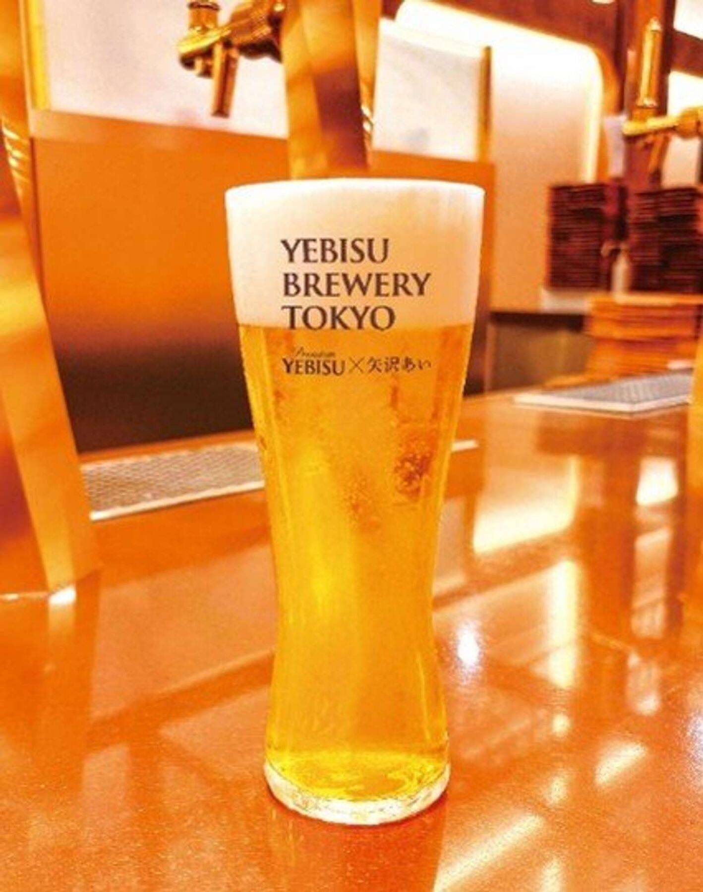 矢沢あいが描き下ろす「ヱビスの美人画」をビールと楽しむ　門出を後押しする展示、東京・福岡で開催