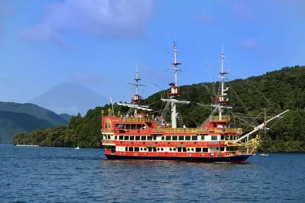 「船長は「有馬かな」！？　エイプリルフールネタが実現...海賊船で繰り出す推しの子×芦ノ湖コラボ【4／2～5／31】」の画像