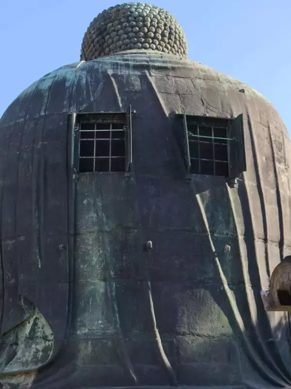 鎌倉大仏の背中に空いてる〝穴〟の正体　「背部スラスター」との珍説に3.5万人破顔も...真相は？高徳院に聞く