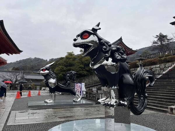 このままロボットに変形しそう 清水寺で参詣者を迎える 21世紀の狛犬 がカッコよすぎると話題 22年3月5日 エキサイトニュース