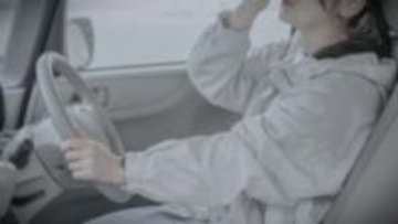 「運転中に息苦しくなり、急遽バス停に車を寄せた私。そこに見知らぬ夫婦がやってきて...」（奈良県・40代女性）