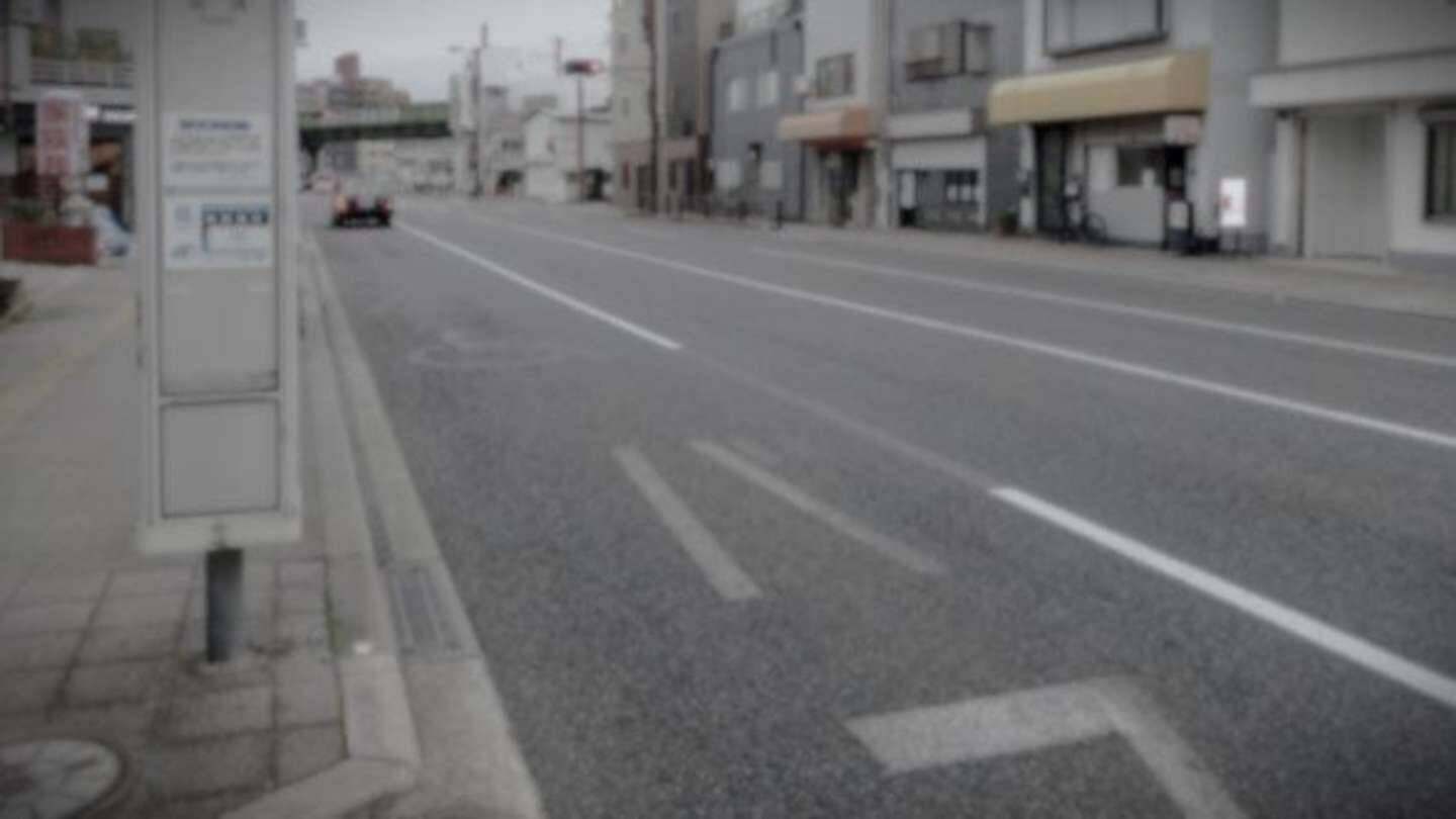 「運転中に息苦しくなり、急遽バス停に車を寄せた私。そこに見知らぬ夫婦がやってきて...」（奈良県・40代女性）