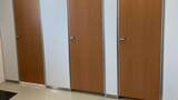 「「トイレに入ろうとしたら横入りしてきたオバサン。幼い娘がそのせいで漏らしてしまい...」（神奈川県・30代女性）」の画像2