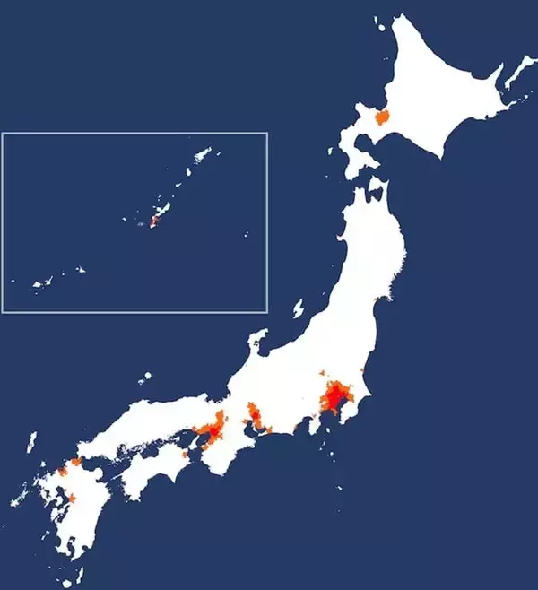 日本ってこんなに偏ってるんだ...！ 国内人口の半分が、色付きの地域に集中しちゃっているらしい