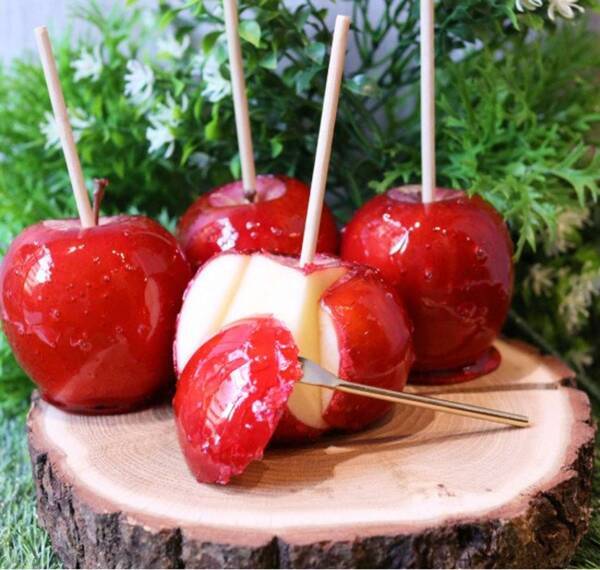 懐かしのりんご飴が 令和を代表するスイーツ に進化 お祭りの定番 からの変化とは 22年5月26日 エキサイトニュース