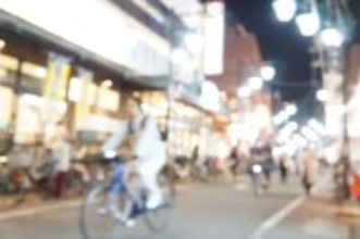 「子供がいるのに何やってんだ」　買い物に行こうとしたら、店の前で見知らぬオジサンに怒鳴られて...