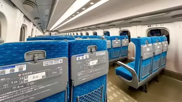 「駅のホームで全く知らない人と会話していた男性　新幹線に乗ると私の隣に座ってきて、おもむろに...（広島県・30代男性）」の画像