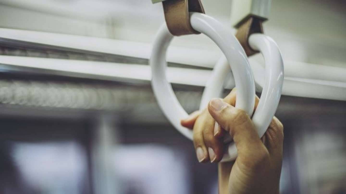 「帰宅ラッシュの地下鉄で私と幼い息子に向けられる、冷たい視線。『もう少し』と耐えていたけど...」（栃木県・50代女性）