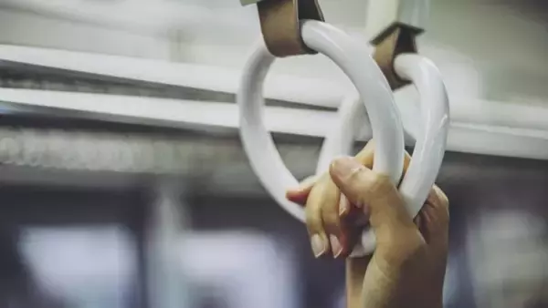 「「帰宅ラッシュの地下鉄で私と幼い息子に向けられる、冷たい視線。『もう少し』と耐えていたけど...」（栃木県・50代女性）」の画像