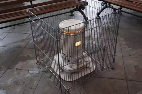 「「雪の元旦、一人きりで電車を待つ小学生の私。『お正月だからね』といって駅員さんが...」（愛知県・50代女性）」の画像