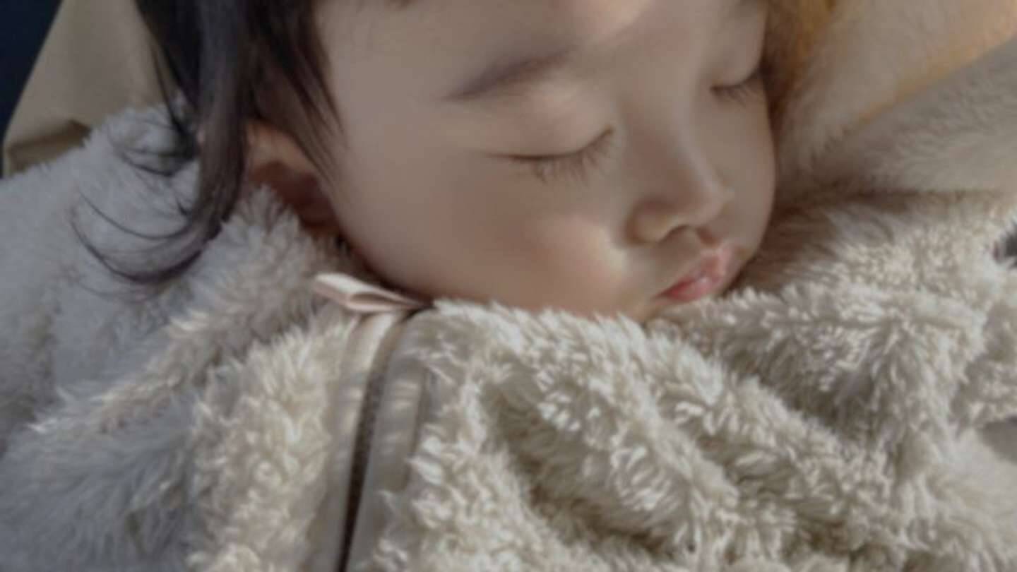 「大混雑の電車に2歳息子とスーツケースを抱えて乗車。なんとか座れたけど、小学生に席を譲ることになり...」（長野県・40代女性）