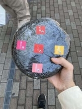 デカ過ぎんだろ...　東京・御徒町で1日1個だけ売られてる〝超巨大おにぎり〟に8.5万人驚がく