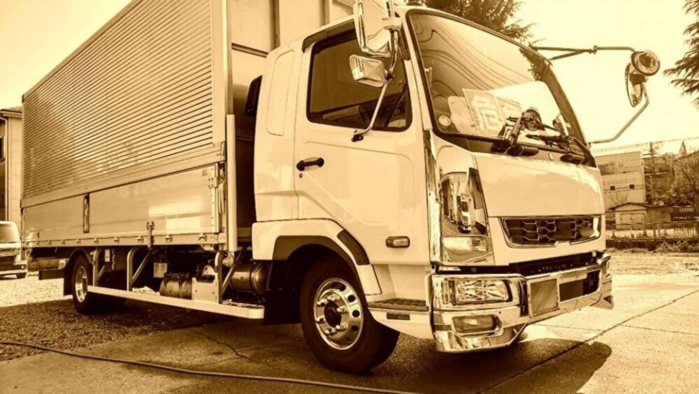 送迎バスに乗り遅れ 女子大生の私は半泣き トラックの運転手が 連れて行ってあげる と乗せてくれたけど 都道府県不明 40代女性 22年6月14日 エキサイトニュース