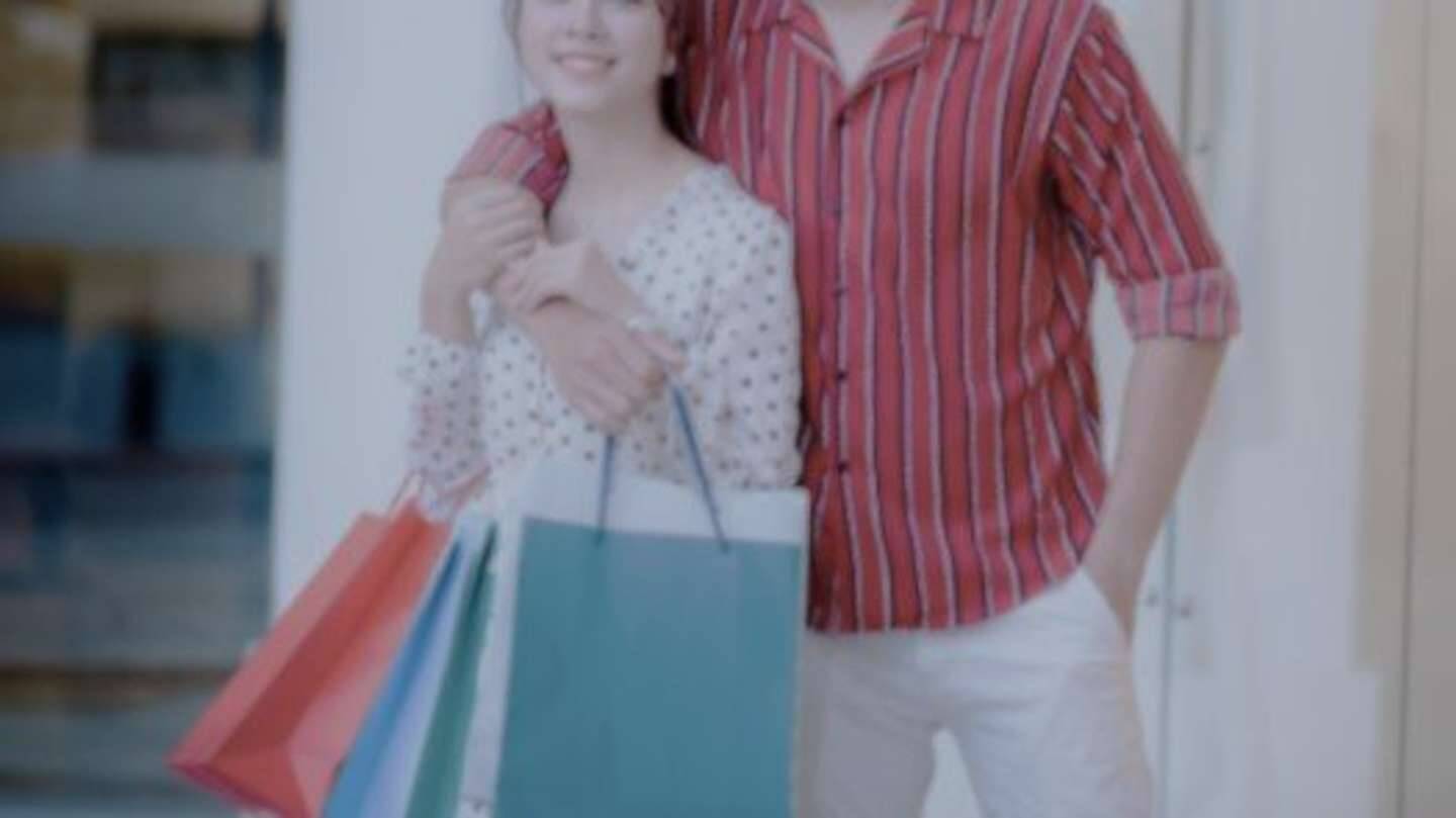 「ベビーカーが持ち上がらず困った私たち。その時かけられた言葉は『お手伝いしましょうか』ではなくて」