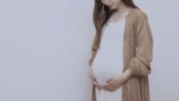 「通勤電車でいつも同じ車両に乗っていた母親。彼女は幼い子2人を連れているにも関わらず」（東京都・50代女性）