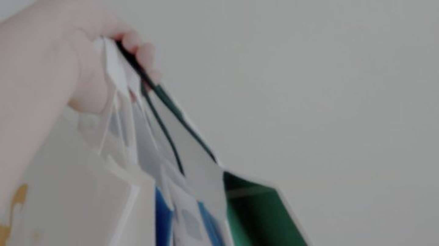 もうヘトヘト！手さげ袋を5つ持って新宿をさまよう女性　若者グループに道を聞いたら男性がひと言（栃木県・60代女性）