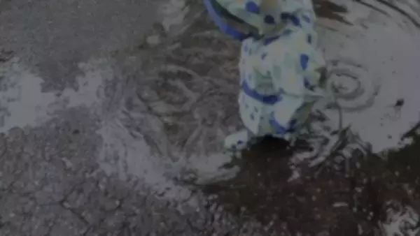 「「産後8週間で職場復帰し疲弊していた私。何もかもが嫌になった雨の日、我が子に傘もささぬまま...」（東京都・50代女性）」の画像