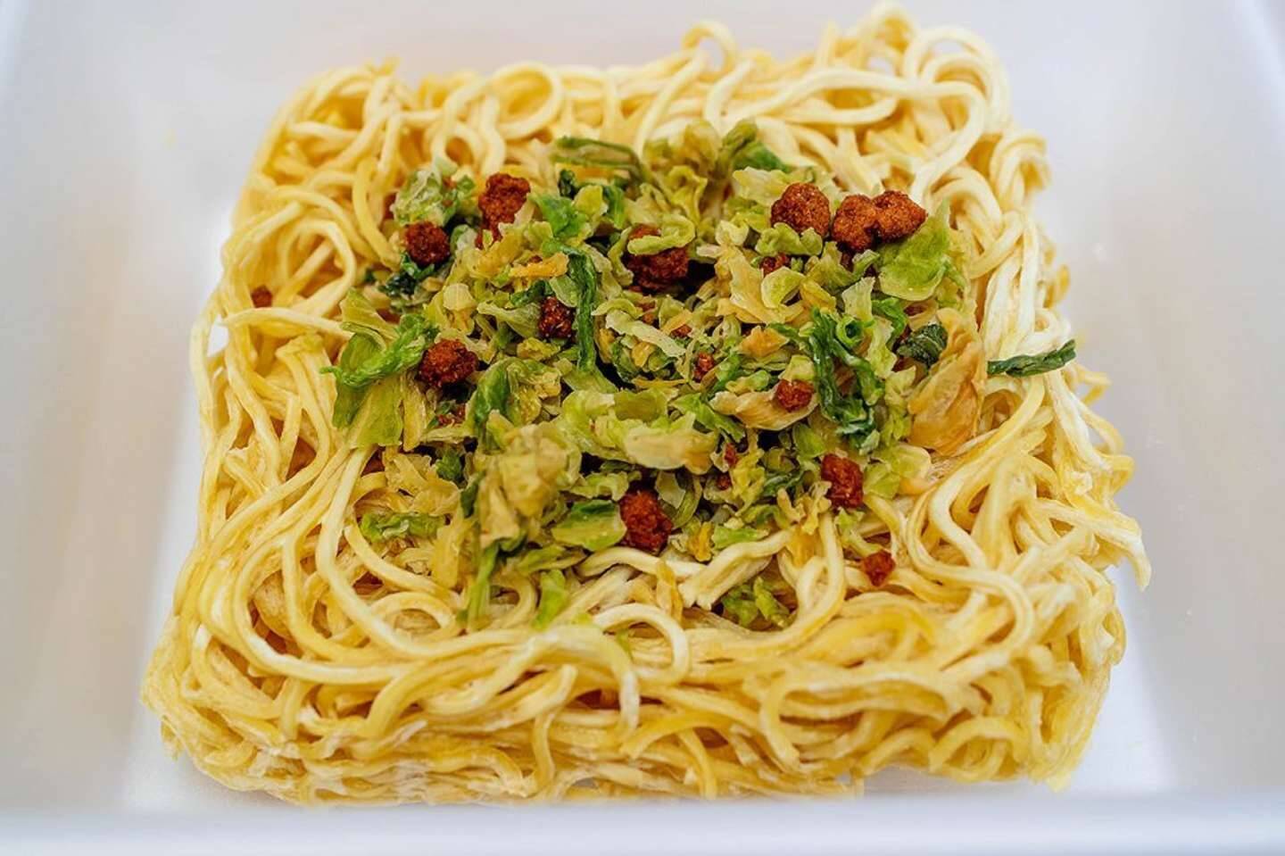 ご当地製麺会社が手掛ける「横手やきそば」再現カップ麺　おいしさを〝完成〟させるのはアナタ