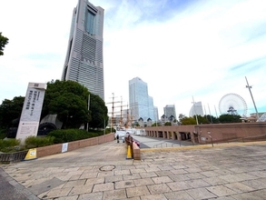 横浜・みなとみらいに新たなシンボル爆誕→除幕式には〝ご本人〟も登場！　記念スタンプラリーでゆかりの地巡ろう【8／17～9／30】