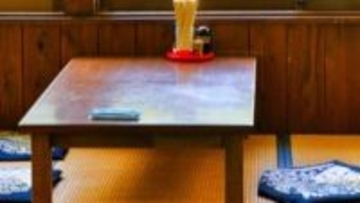 「幼い息子が元気すぎて謝ってばかりの日々。飲食店で騒がないようゲームをさせてたら、常連客たちが...」（群馬県・30代女性）