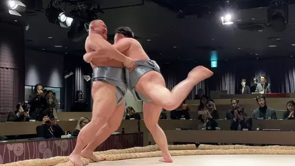 「〝インバウンド向け相撲ショーレストラン〟の中では何が行われている？　「日楽座」銀座店潜入レポート」の画像