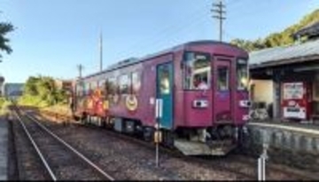 「終点までこいつと相席なのおもろすぎる」　電車で座ってた〝まさかの相手〟に12万人困惑