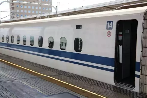 「小学生息子の新幹線一人旅。出発前にホームで心配していると、親子連れの乗客が...」（埼玉県・50代女性）