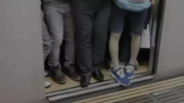 大学受験の日に見知らぬ土地で大雪、電車は遅れ大パニック　半泣きの私に「父ぐらいの年齢」の男たちが（神奈川県・50代女性）