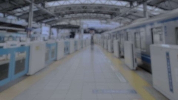 「つわり中、電車のドアが開いた途端に嘔吐した私。人々の視線を感じつつも動けずにいると...」（東京都・30代女性）
