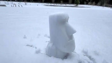 「考えた方天才」「売ろうとした会社もすごい」　雪挟んで遊ぶ「無限モアイ製造機」売り上げ4倍の大人気