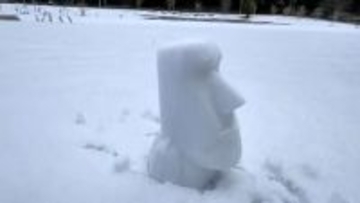 「考えた方天才」「売ろうとした会社もすごい」　雪挟んで遊ぶ「無限モアイ製造機」売り上げ4倍の大人気