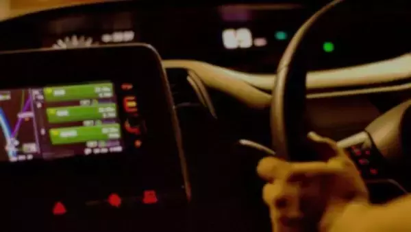 「夜の山道で車に乗せてくれた同世代の男性。彼との会話で鳥肌が立ったワケ」（大阪府・50代男性）