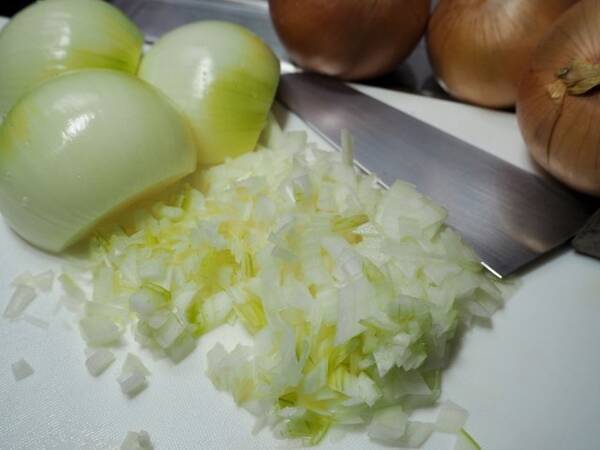 意外と知らない 玉ねぎを切ると涙が出る理由 19年12月1日 エキサイトニュース