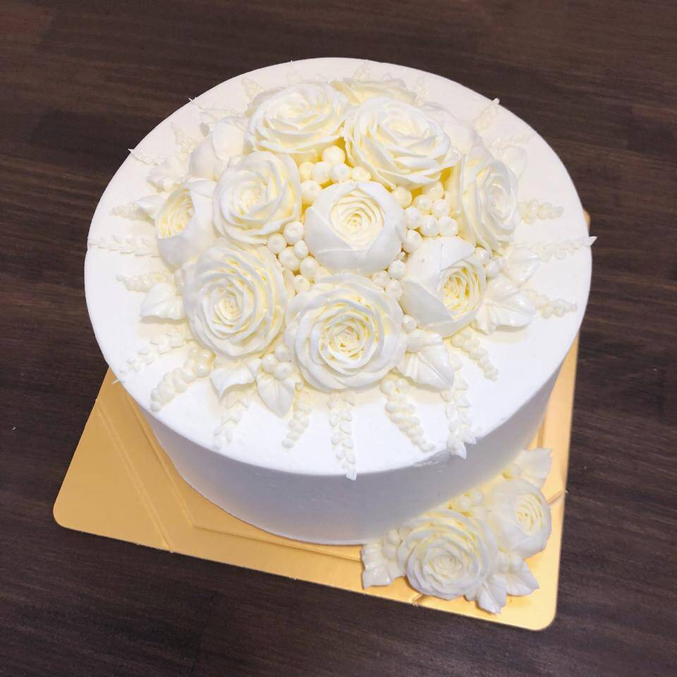 シンプルだからこそ難しい 白一色でデコレーションされたケーキが彫刻のような美しさ 年1月18日 エキサイトニュース