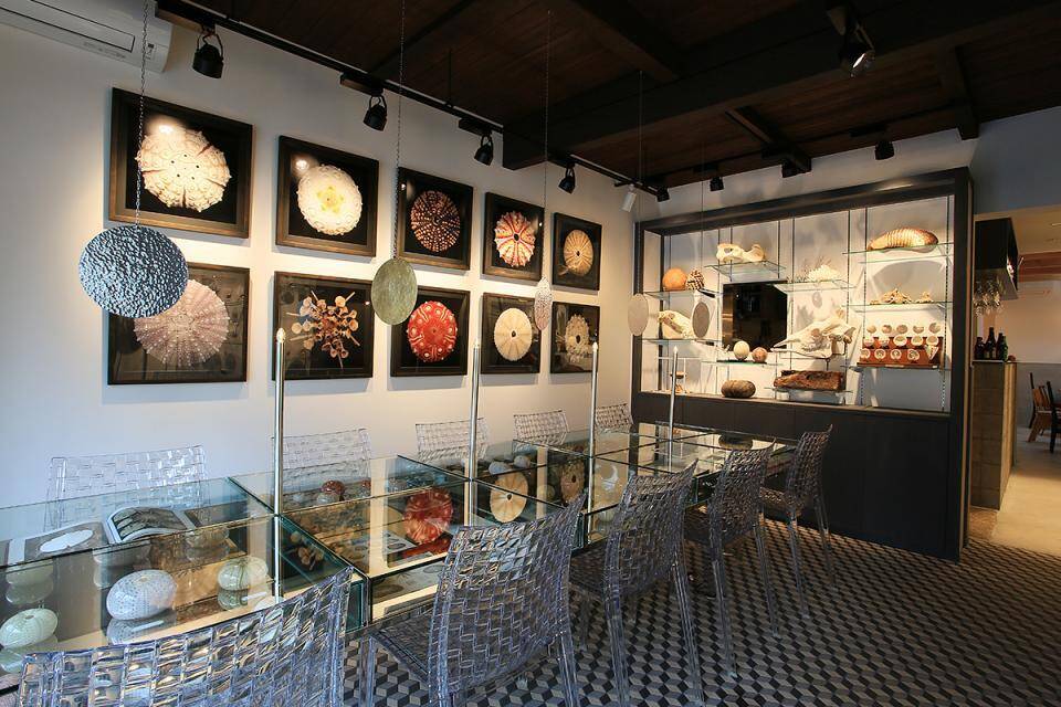 もったいなくて食べられない? 本物の宝石そっくりな「水晶パフェ」が美しすぎる