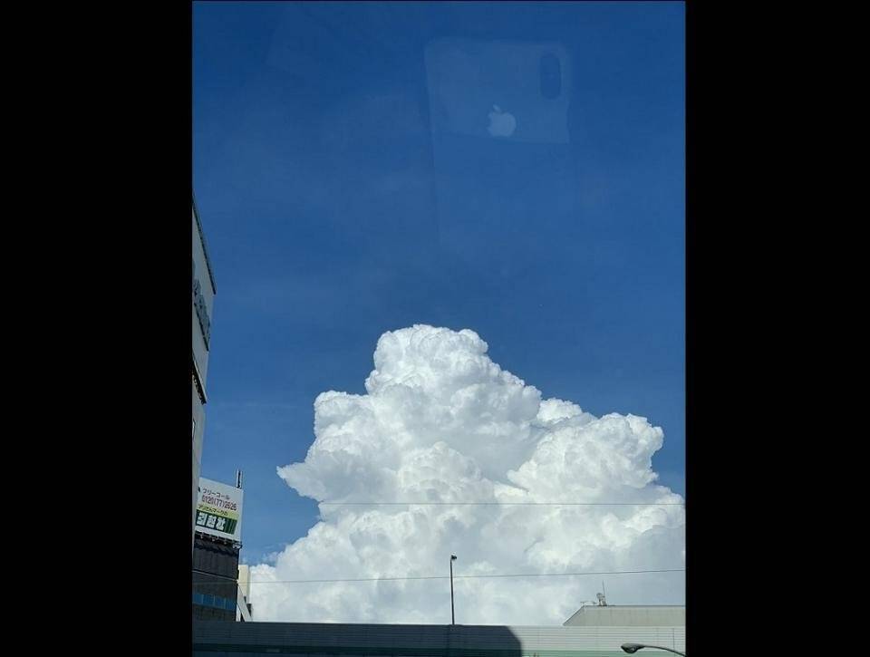 まるで漫画のワンシーン 入道雲を撮ろうとしたら Iphoneが天国に召された 年6月17日 エキサイトニュース