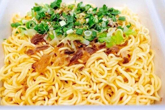 あの 炭火焼肉たむら がカップ麺に そのままでもウマいけど たむけん考案 味変 アイテムにマニアも舌つづみ 21年3月14日 エキサイトニュース 2 4