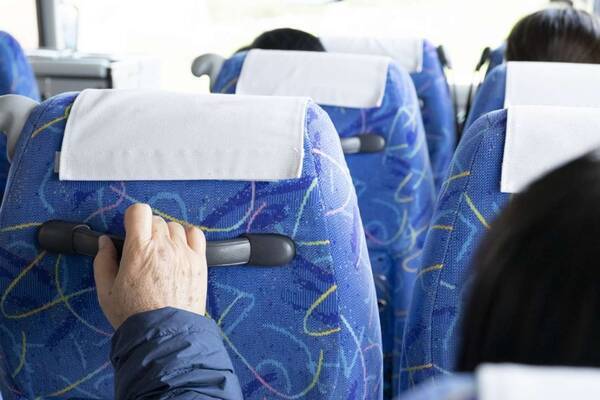 夜行バスが消灯した瞬間 前の客がフルリクライニング あまりの苦しさに 少し上げて とお願いすると 東京都 女性年齢不詳 21年5月17日 エキサイトニュース