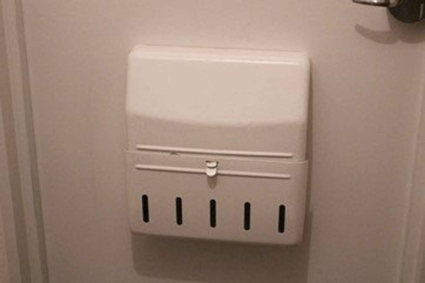 我が家に喫煙者は居ないのに ベランダでたばこ吸うな と 玄関に汚物を投げつけられました 大阪府 60代男性 21年7月17日 エキサイトニュース