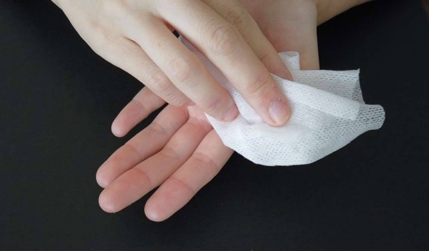 「電車の中で体調が悪くなったベビーカーの息子。車内で吐いてしまうと、隣の席の女性客が...」（茨城県・40代女性）