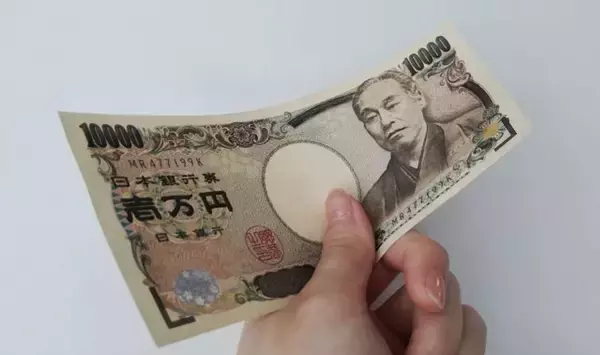 「「夫と口論後、お金も持たずに野外に放置された21歳の私。夜中、見知らぬ人に1万円を差し出され」（神奈川県・40代女性）」の画像