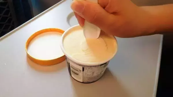 「夏休みのひとり旅で「お別れ」したらウルウル　隣に座っていた知らないお姉さんの態度は（東京都・60代女性）」の画像