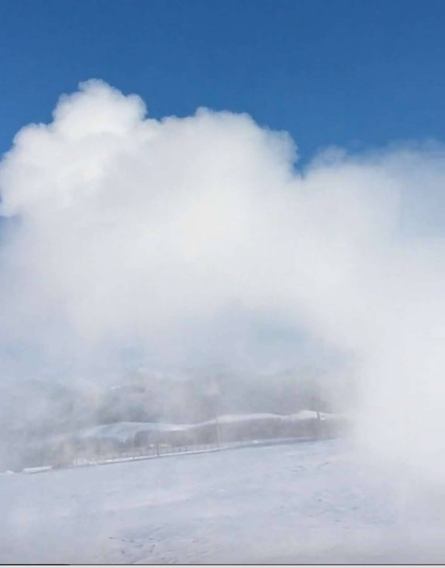 熱いお湯を空中で撒くと 一瞬で 雲 に 北海道東部で撮影された魔法みたいな映像に反響 22年1月11日 エキサイトニュース