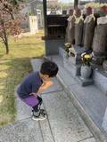 「4歳男児がお地蔵さんに〝日曜日のお願い〟　その内容に「皆のためにも頼んだ」と3.6万人大共感」の画像1