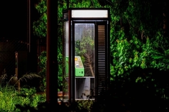 絶望して警察に行った数日後、自宅に届いた宅配便　開けたら身に覚えのない品々、いったい誰が（福岡県・50代女性）