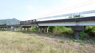 「な、なんだこの橋は...」　栃木の衝撃的〝つぎはぎブリッジ〟に1.9万人驚がく「まさに歴史の生き証人？」