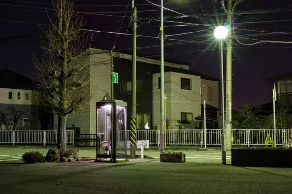 「夜の帰り道、ビルの隙間に引っ張り込まれそうになった女子高生の私。外で電話中の男性に助けを求めたら...」（兵庫県・50代女性）